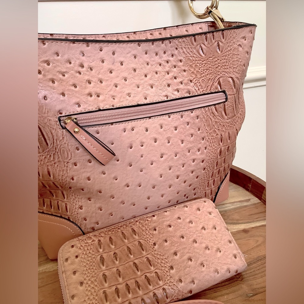 🍑💞ALYSSA VEGAN💞🍑NWOT Ostrich/Croc Shoulder Bag AND Wallet - peachy pink 😍